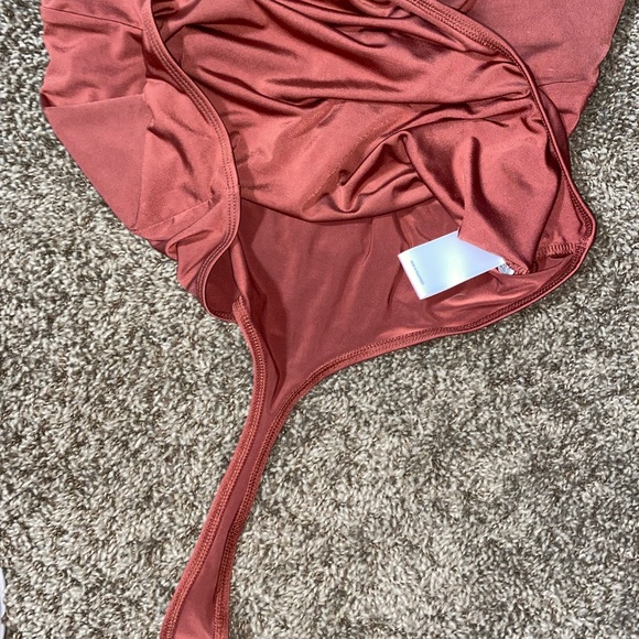 Express Body Contour Silky Knotted Front Thong Bodysuit with Removable Cups - Picture 6 of 9